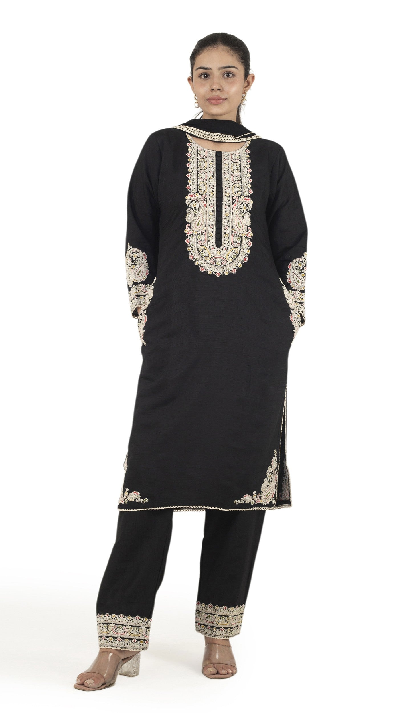 𝗕𝗹𝗮𝗰𝗸 heavy 𝗘𝗺𝗯𝗿𝗼𝗶𝗱𝗲𝗿𝗲𝗱 𝗞𝘂𝗿𝘁𝗮 𝗦𝗲𝘁 with dupatta