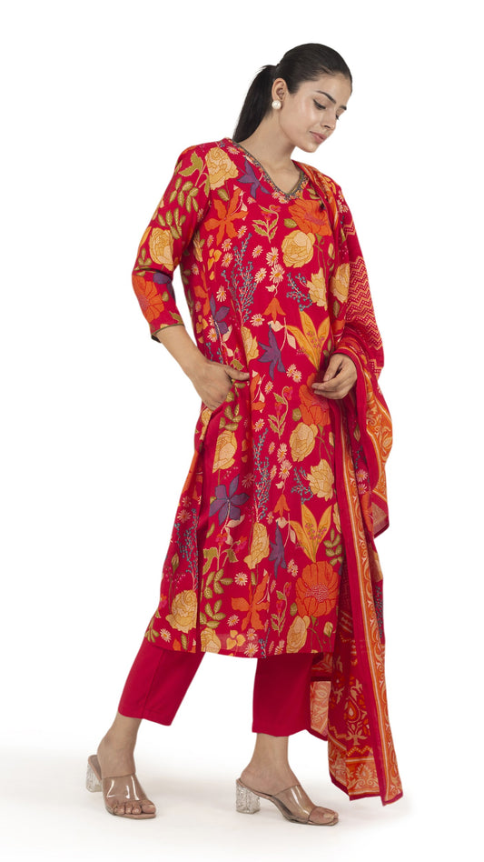 𝗩𝗶𝗯𝗿𝗮𝗻𝘁 𝗥𝗲𝗱 𝗙𝗹𝗼𝗿𝗮𝗹 𝗣𝗿𝗶𝗻𝘁𝗲𝗱 𝗞𝘂𝗿𝘁𝗮 𝗦𝗲𝘁 with Dupatta