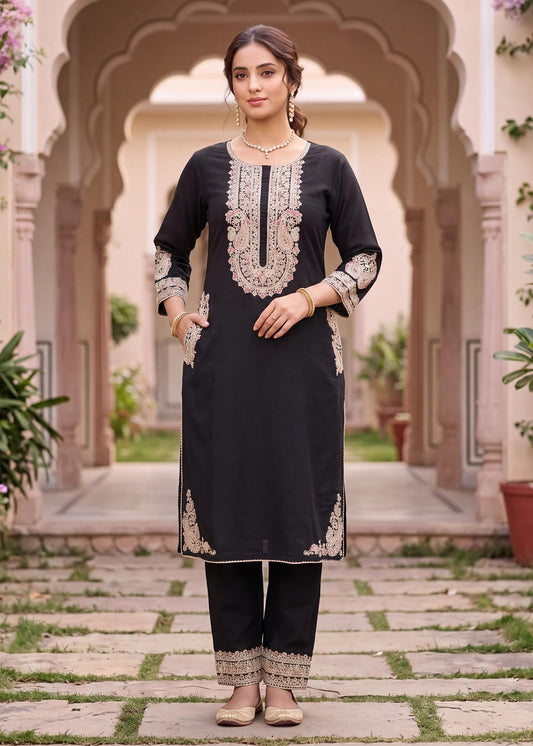 Black heavy embroidered kurta set with dupatta – front view